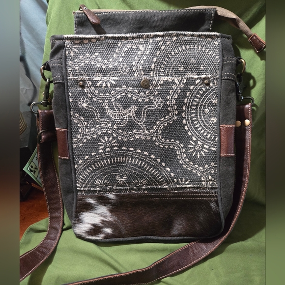 Myra Patterned Heavy Cotton & Leather Messenger Bag EUC - Picture 1 of 9